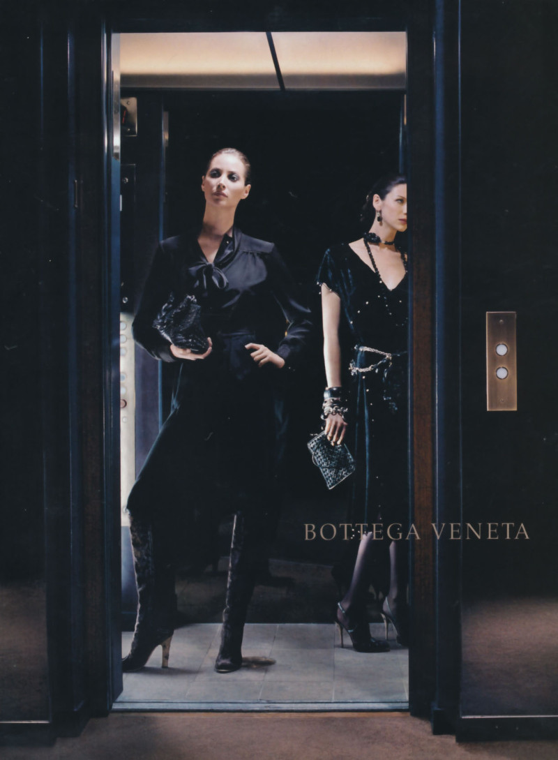 Christy Turlington featured in  the Bottega Veneta advertisement for Autumn/Winter 2005