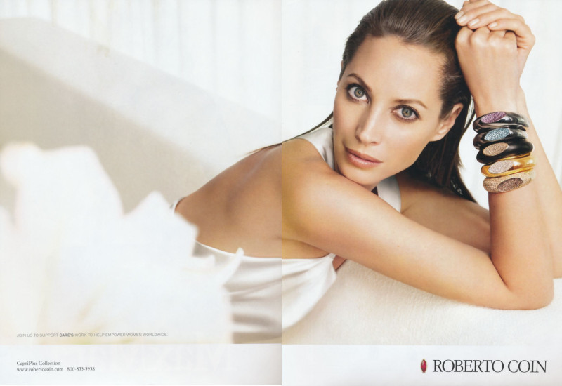 Christy Turlington featured in  the Roberto Coin advertisement for Autumn/Winter 2009