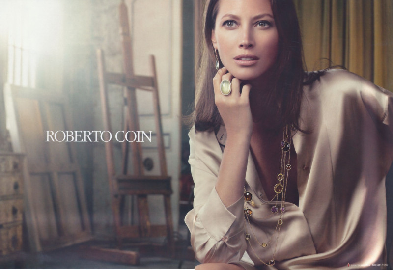 Christy Turlington featured in  the Roberto Coin advertisement for Autumn/Winter 2011