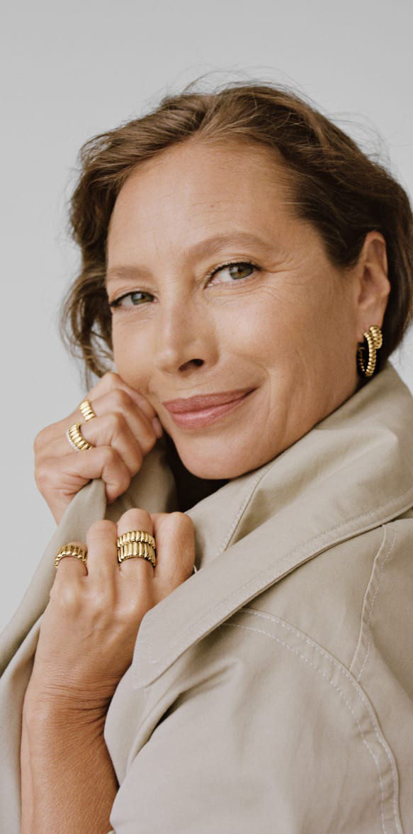 Christy Turlington featured in  the Mejuri advertisement for Autumn/Winter 2021