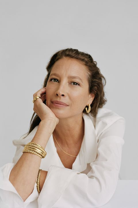 Christy Turlington featured in  the Mejuri advertisement for Autumn/Winter 2021