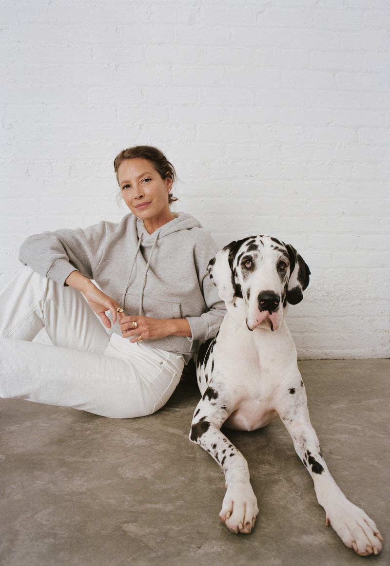 Christy Turlington featured in  the Mejuri advertisement for Autumn/Winter 2021