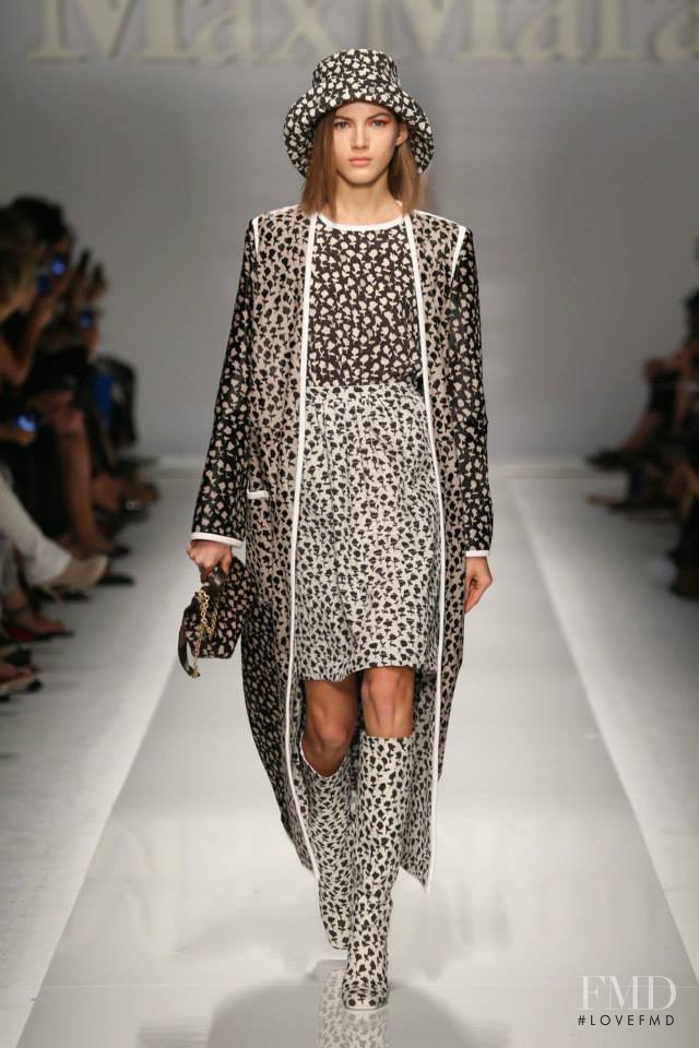Valery Kaufman featured in  the Max Mara fashion show for Spring/Summer 2015