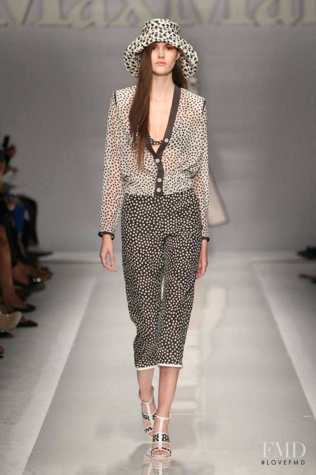 Vanessa Moody featured in  the Max Mara fashion show for Spring/Summer 2015