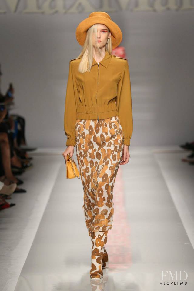Harleth Kuusik featured in  the Max Mara fashion show for Spring/Summer 2015