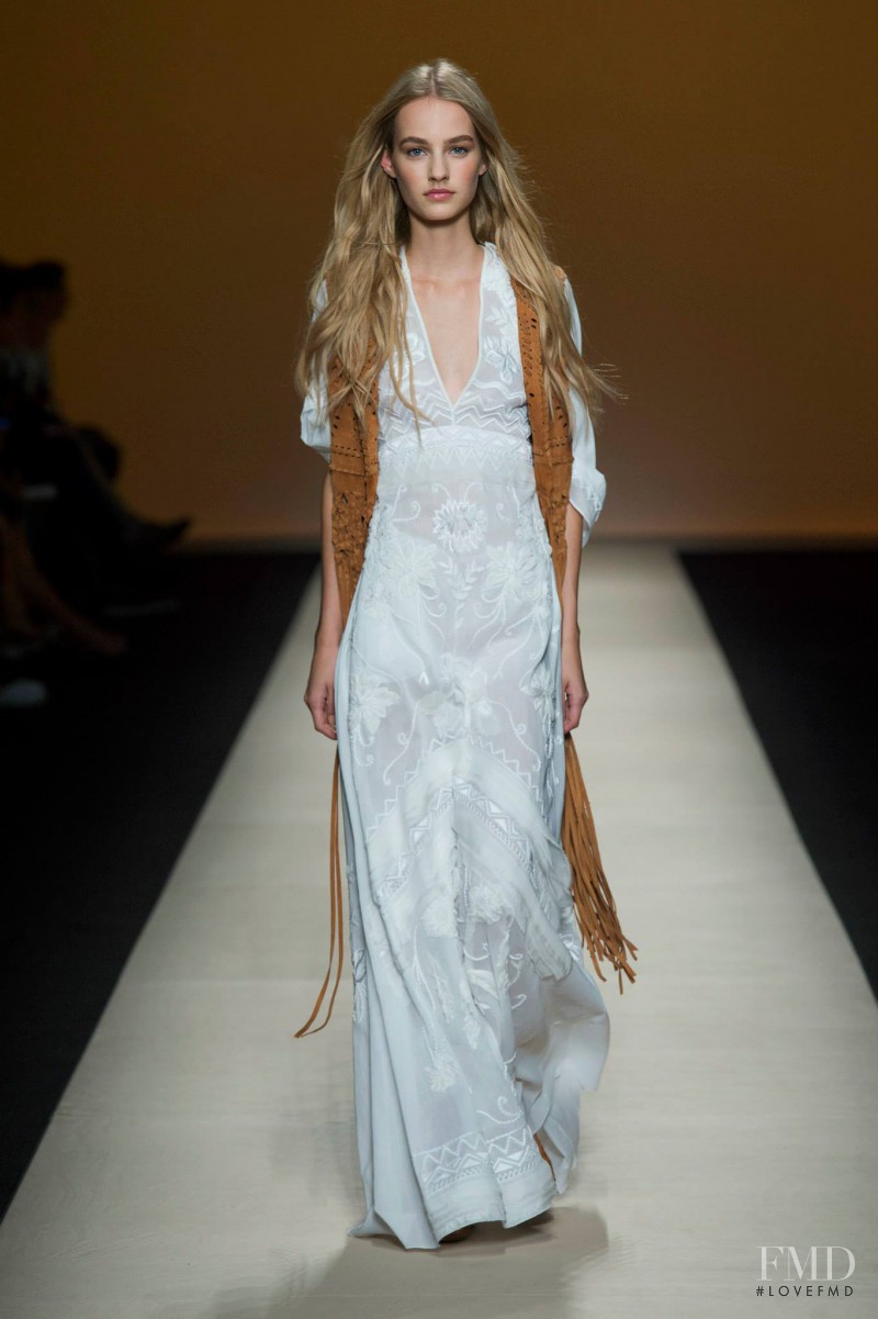 Maartje Verhoef featured in  the Alberta Ferretti fashion show for Spring/Summer 2015