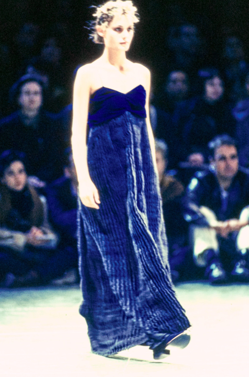 Comme des Garçons fashion show for Autumn/Winter 1994