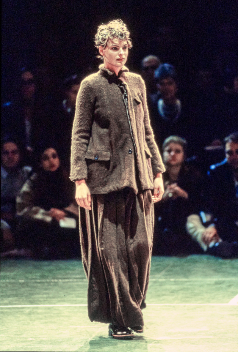 Comme des Garçons fashion show for Autumn/Winter 1994