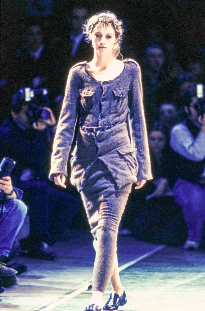 Comme des Garçons fashion show for Autumn/Winter 1994