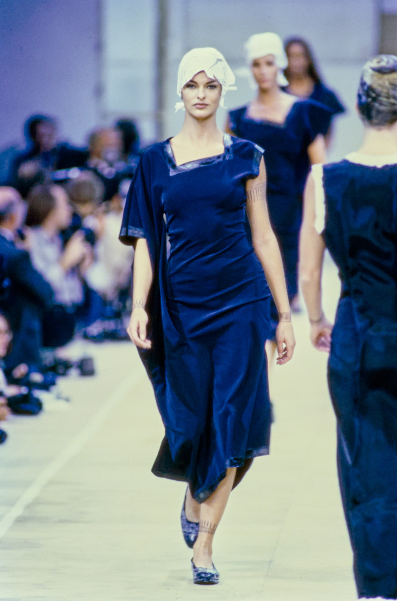 Comme Des Garcons fashion show for Spring/Summer 1992