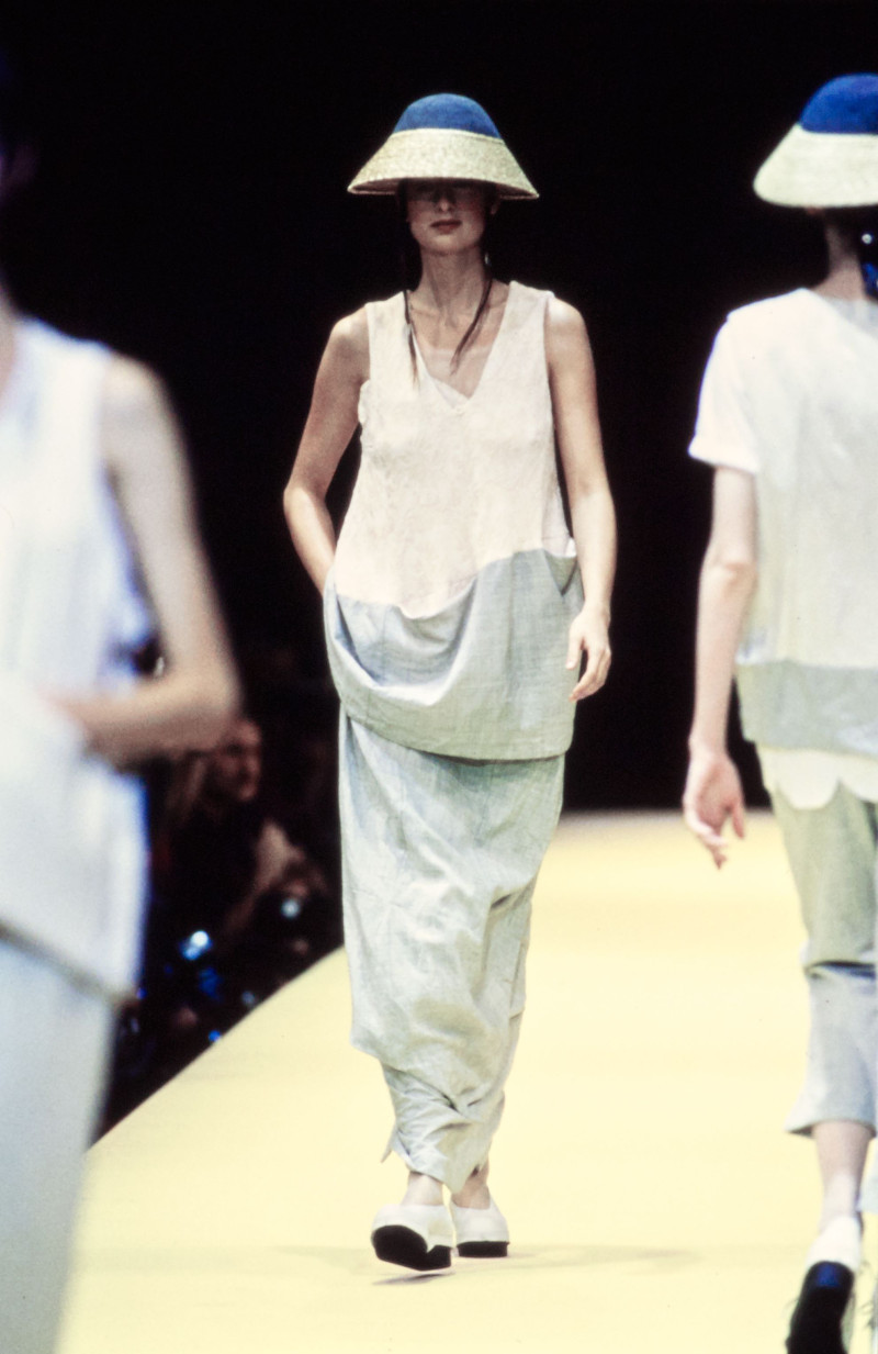 Comme Des Garcons fashion show for Spring/Summer 1993