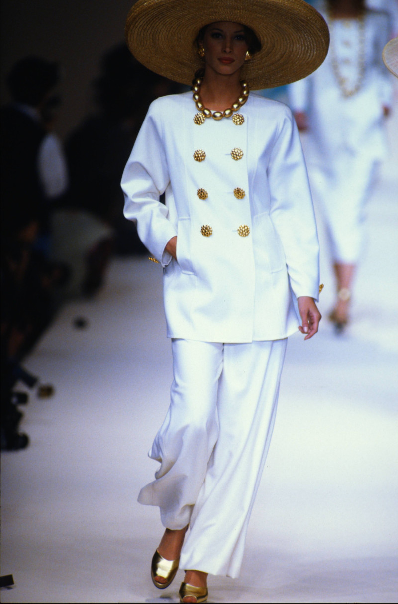 Christy Turlington featured in  the Oscar de la Renta fashion show for Spring/Summer 1993