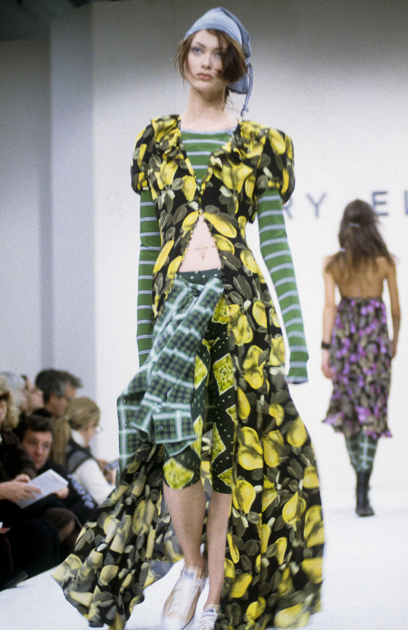 Perry Ellis fashion show for Spring/Summer 1993