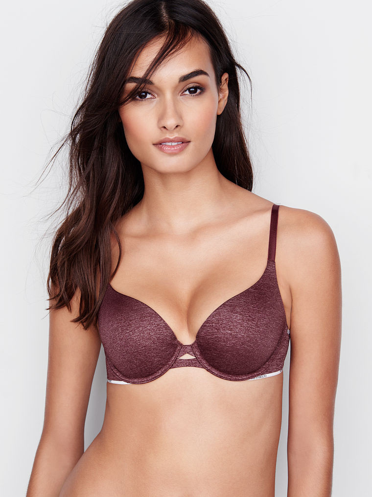 Gizele Oliveira featured in  the Victoria\'s Secret catalogue for Autumn/Winter 2015