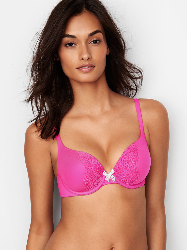 Gizele Oliveira featured in  the Victoria\'s Secret catalogue for Spring/Summer 2016