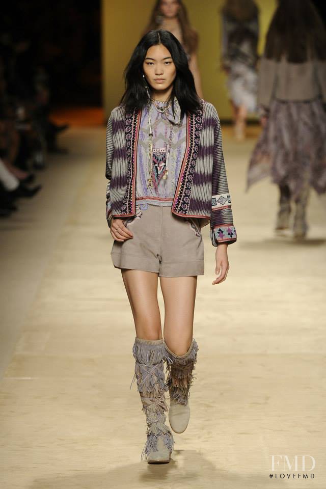 Chiharu Okunugi featured in  the Etro fashion show for Spring/Summer 2015