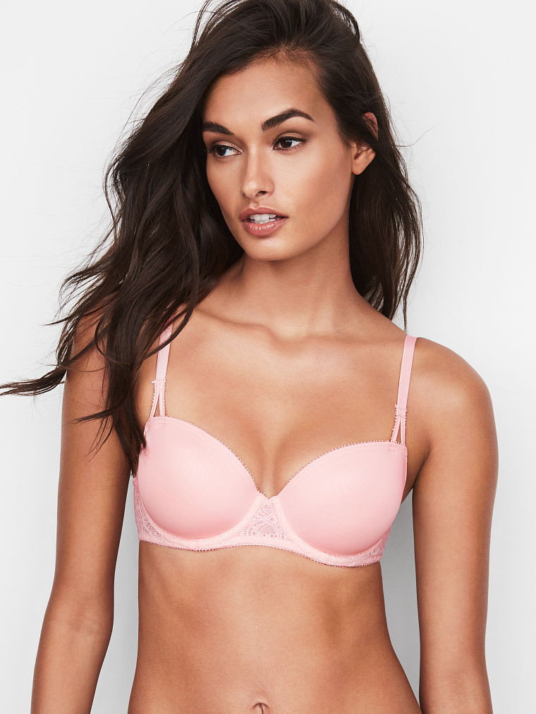 Gizele Oliveira featured in  the Victoria\'s Secret catalogue for Spring/Summer 2018