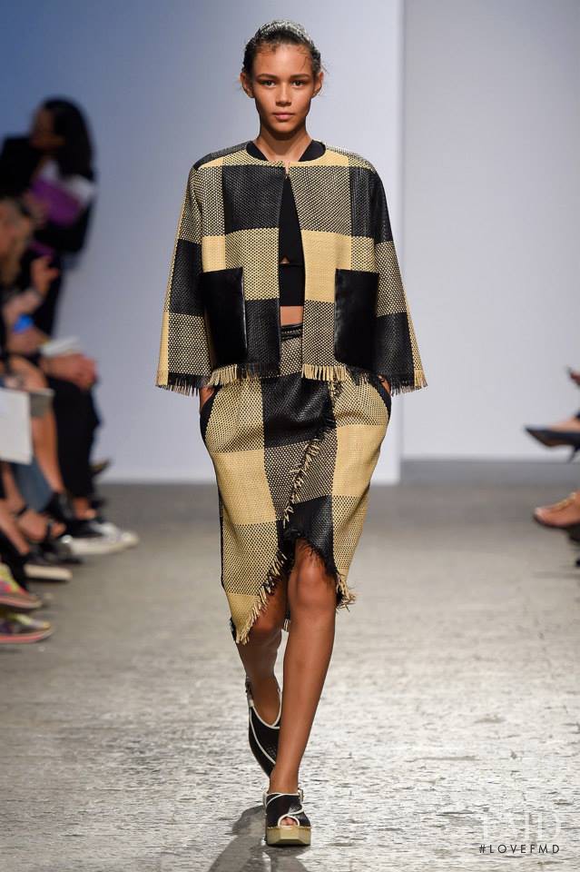 Binx Walton featured in  the Sportmax fashion show for Spring/Summer 2015
