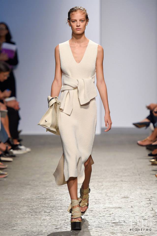 Ine Neefs featured in  the Sportmax fashion show for Spring/Summer 2015