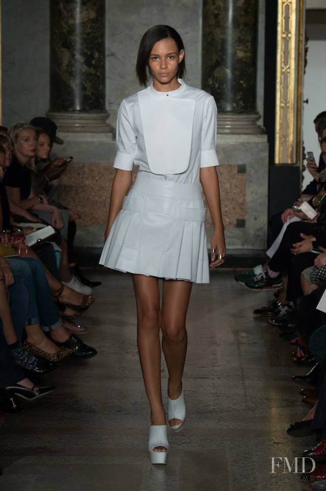 Binx Walton featured in  the Ports 1961 fashion show for Spring/Summer 2015