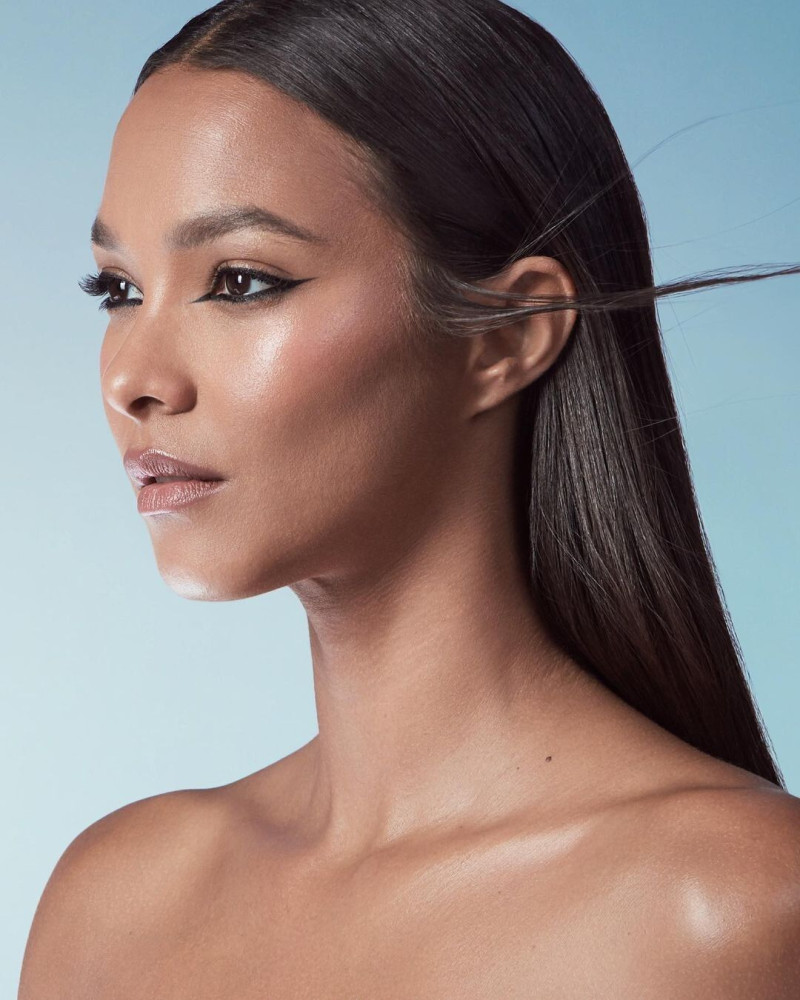 Lais Ribeiro featured in  the Luz da Lua advertisement for Spring/Summer 2023