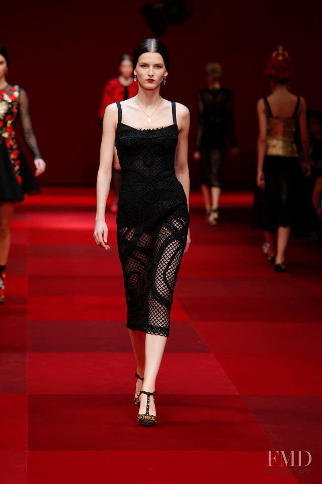 Katlin Aas featured in  the Dolce & Gabbana fashion show for Spring/Summer 2015