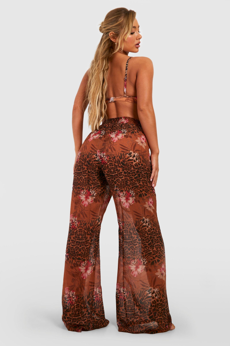 Amber Jepson featured in  the Boohoo catalogue for Spring/Summer 2023