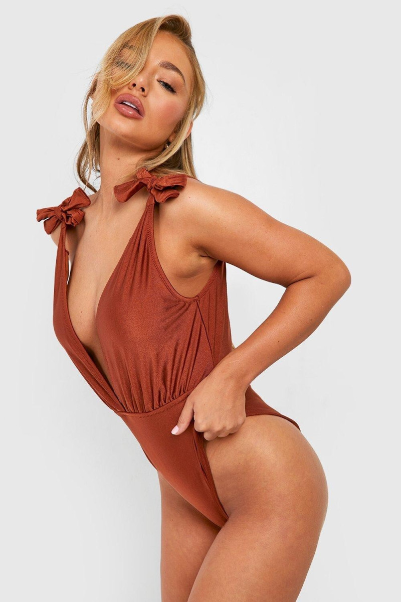 Amber Jepson featured in  the Boohoo catalogue for Spring/Summer 2023