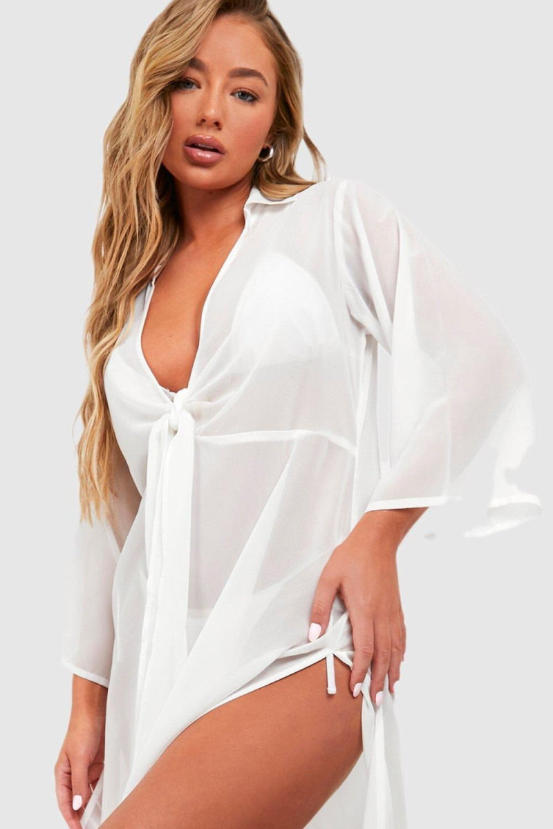 Amber Jepson featured in  the Boohoo catalogue for Spring/Summer 2023