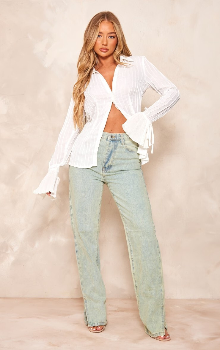 Amber Jepson featured in  the PrettyLittleThing catalogue for Summer 2023