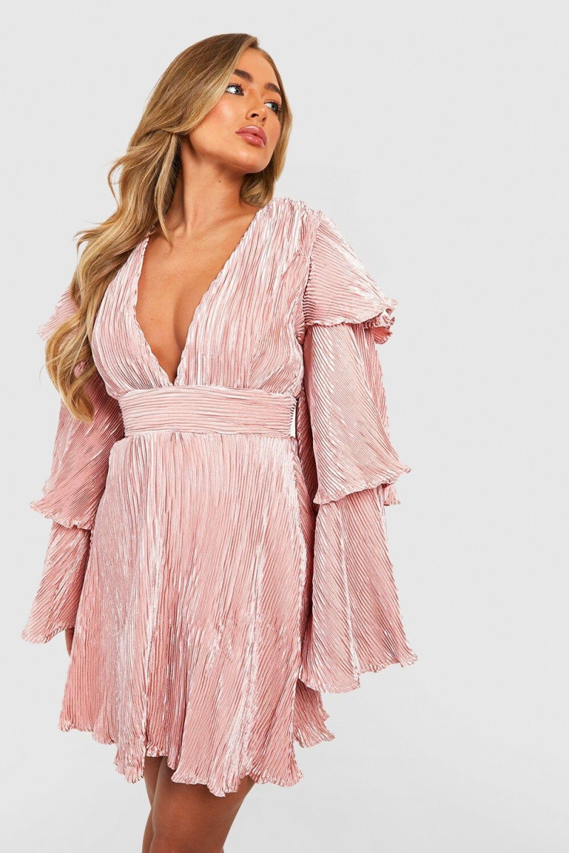 Amber Jepson featured in  the Boohoo catalogue for Summer 2023