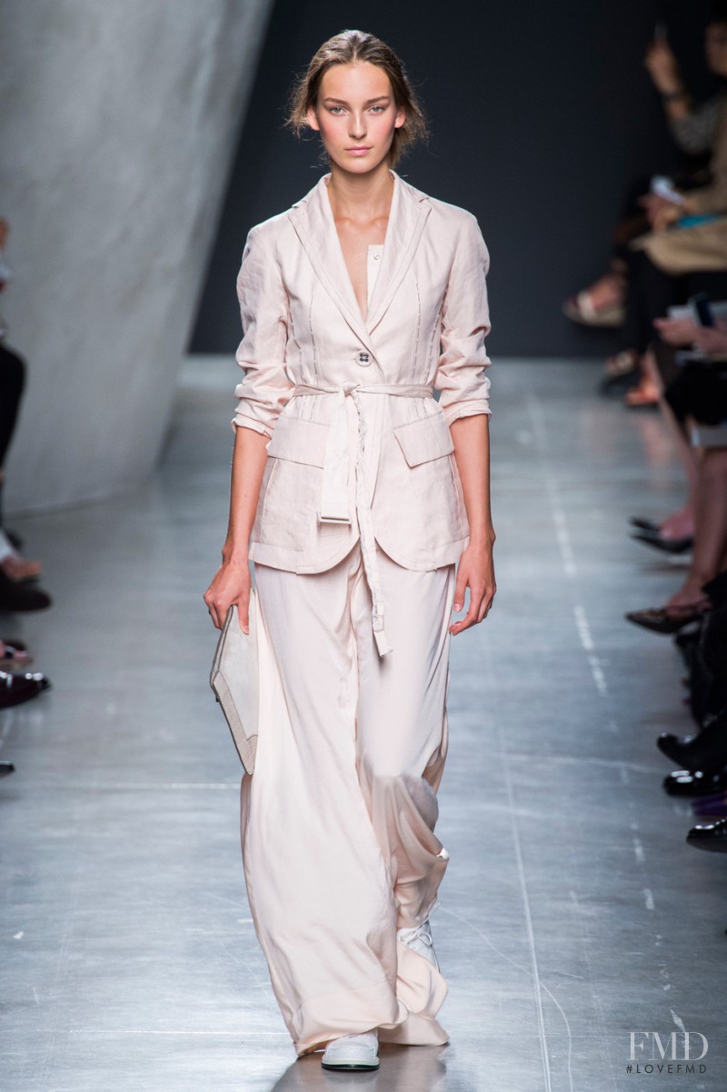 Julia Bergshoeff featured in  the Bottega Veneta fashion show for Spring/Summer 2015