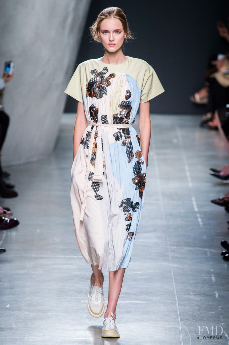 Jane Grybennikova featured in  the Bottega Veneta fashion show for Spring/Summer 2015