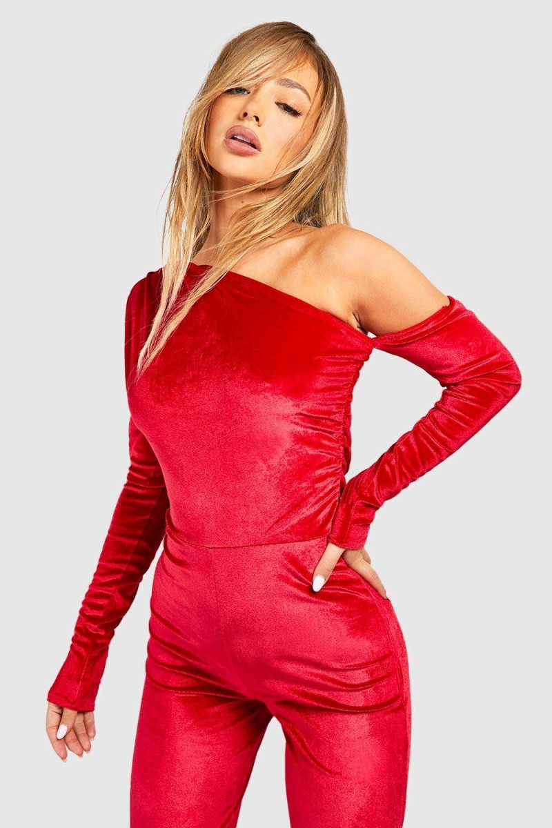 Amber Jepson featured in  the Boohoo catalogue for Autumn/Winter 2023