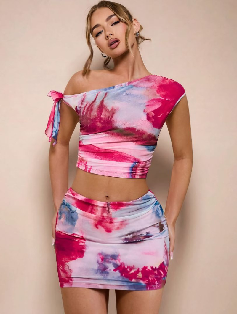 Amber Jepson featured in  the Shein catalogue for Spring/Summer 2024