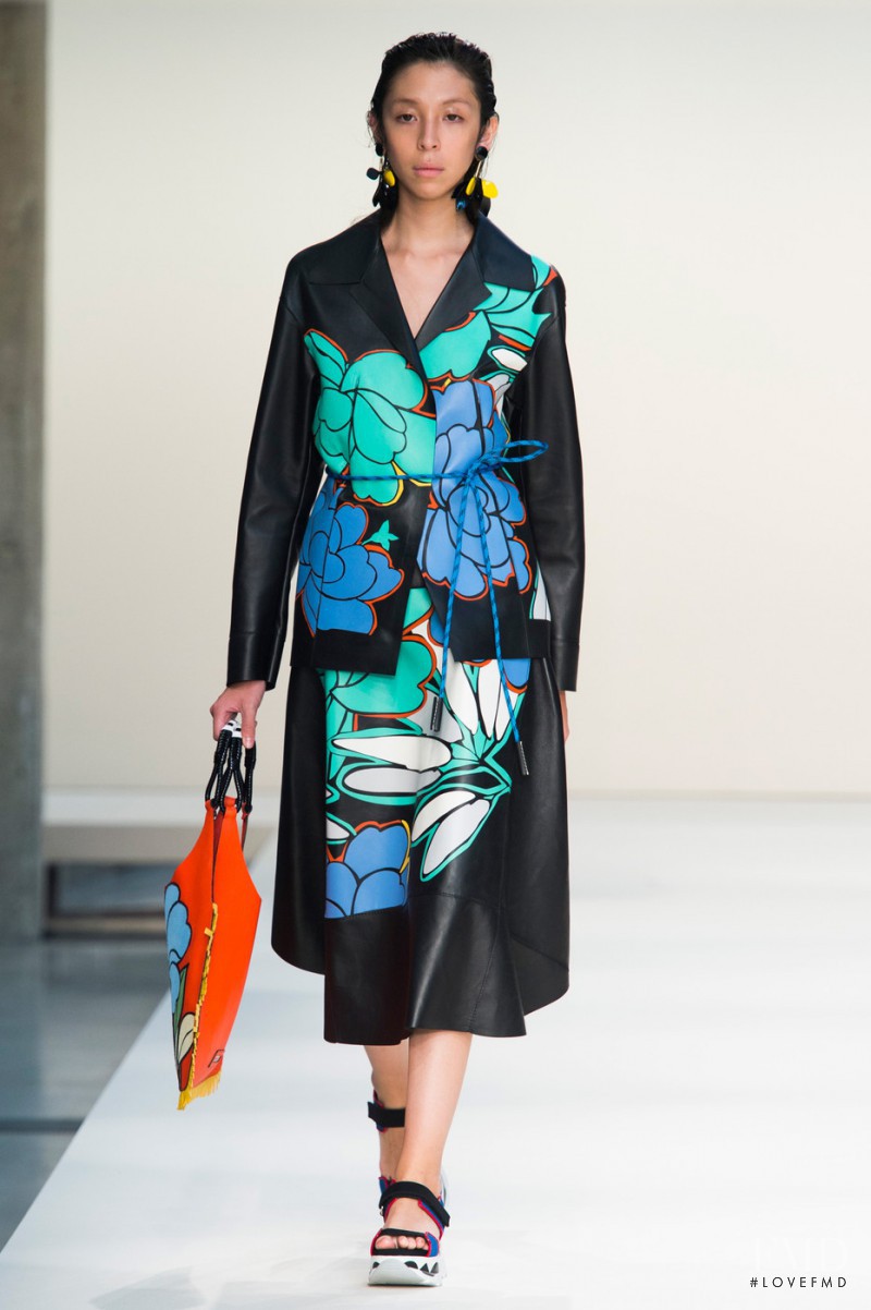 Issa Lish featured in  the Marni fashion show for Spring/Summer 2015