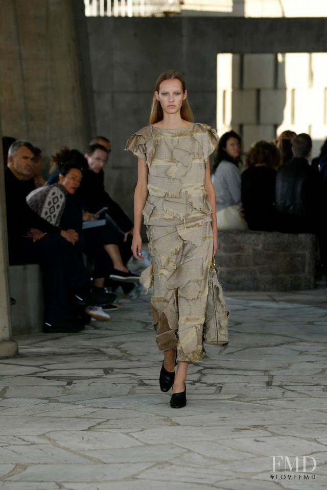 Maartje Verhoef featured in  the Loewe fashion show for Spring/Summer 2015