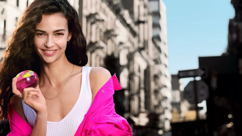 Marie Teissonniere featured in  the DKNY Fragrance Be Delicious advertisement for Summer 2024