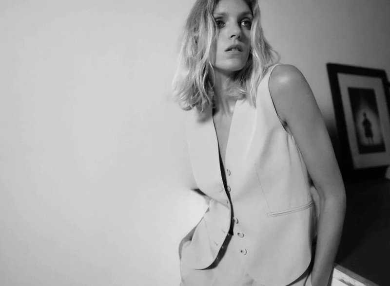 Anja Rubik featured in  the Zara #stayathome  advertisement for Spring 2020