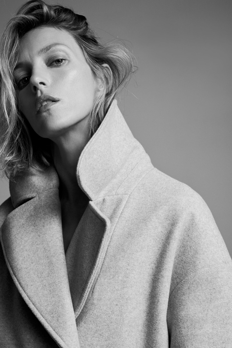 Anja Rubik featured in  the Zara lookbook for Spring/Summer 2022