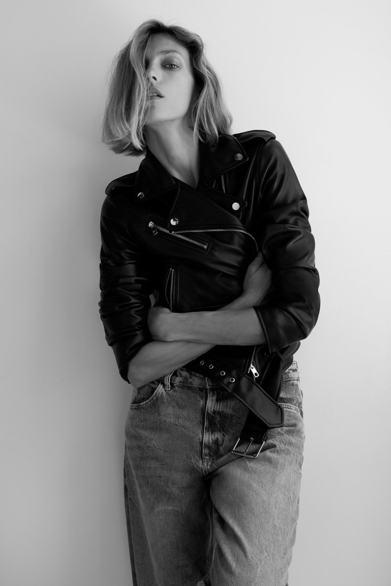 Anja Rubik featured in  the Zara lookbook for Spring/Summer 2022