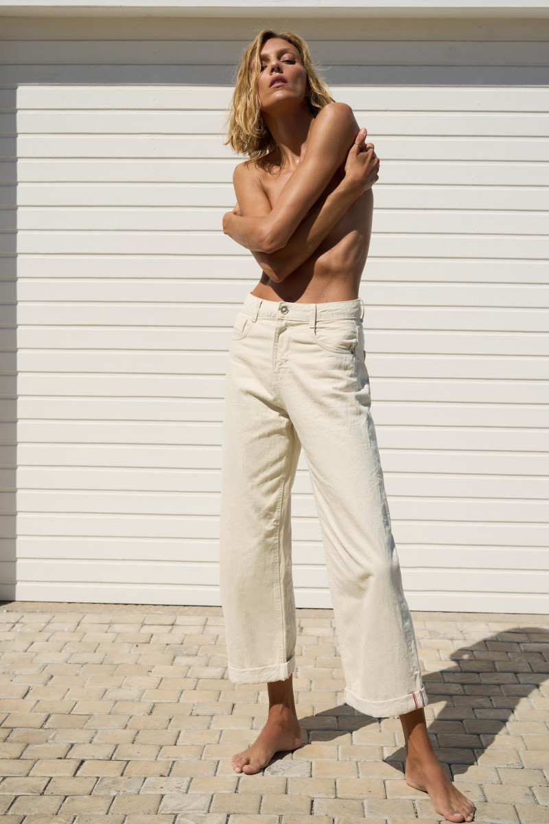 Anja Rubik featured in  the Zara lookbook for Spring/Summer 2022