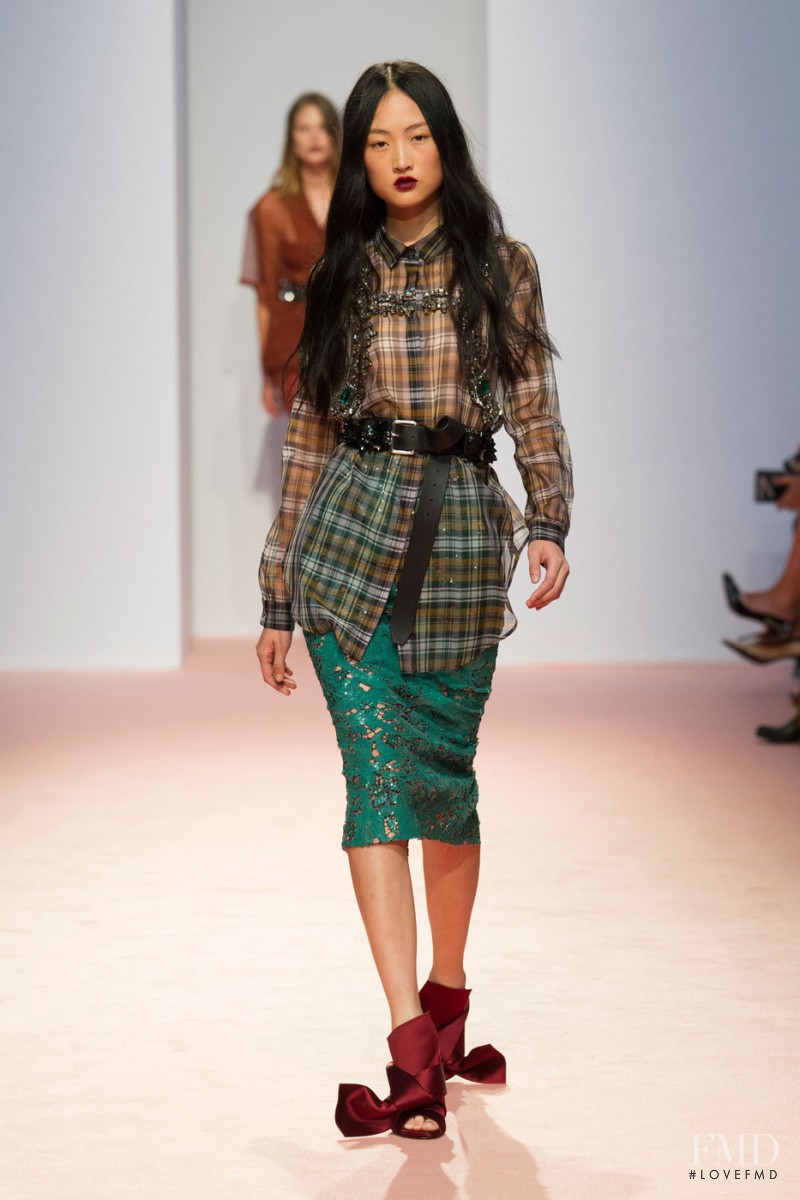 Jing Wen featured in  the N° 21 fashion show for Spring/Summer 2015