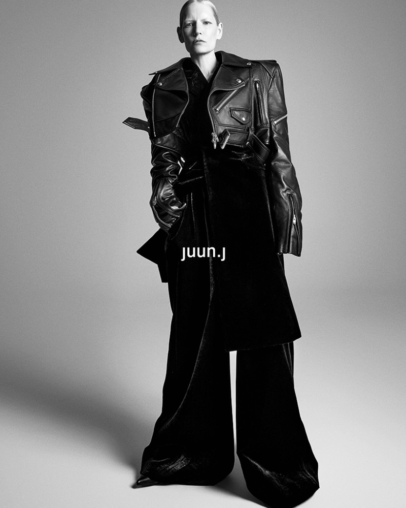 Kirsten Owen featured in  the Juun J advertisement for Autumn/Winter 2024