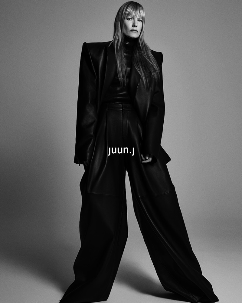 Kirsten Owen featured in  the Juun J advertisement for Autumn/Winter 2024