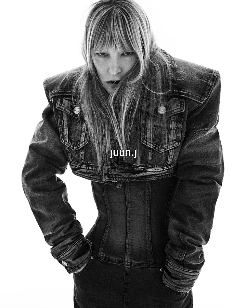 Kirsten Owen featured in  the Juun J advertisement for Autumn/Winter 2024