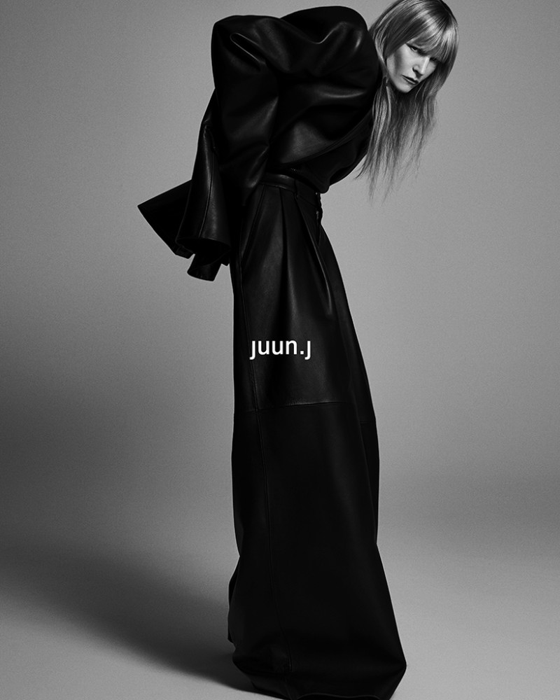 Kirsten Owen featured in  the Juun J advertisement for Autumn/Winter 2024