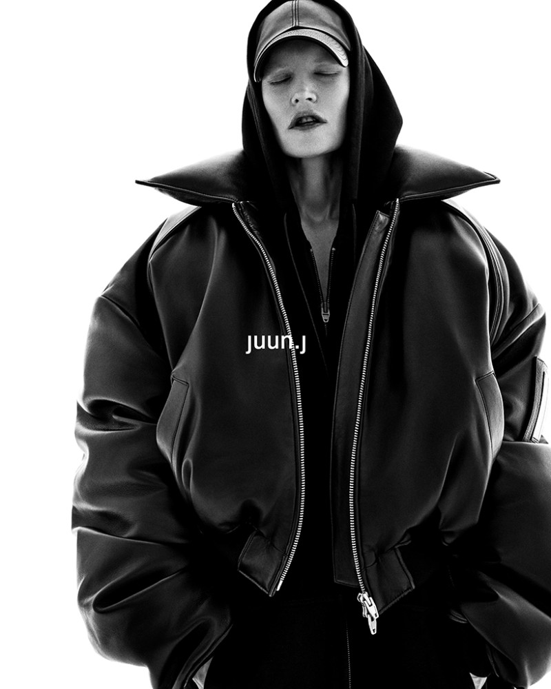 Kirsten Owen featured in  the Juun J advertisement for Autumn/Winter 2024