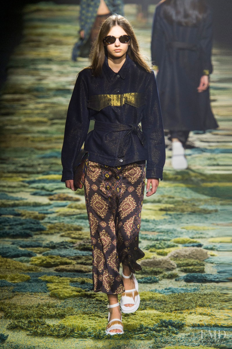 Marta Placzek featured in  the Dries van Noten fashion show for Spring/Summer 2015