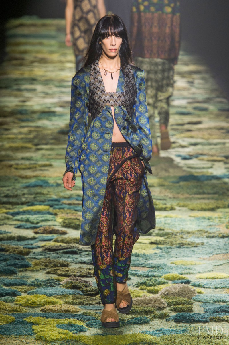 Jamie Bochert featured in  the Dries van Noten fashion show for Spring/Summer 2015